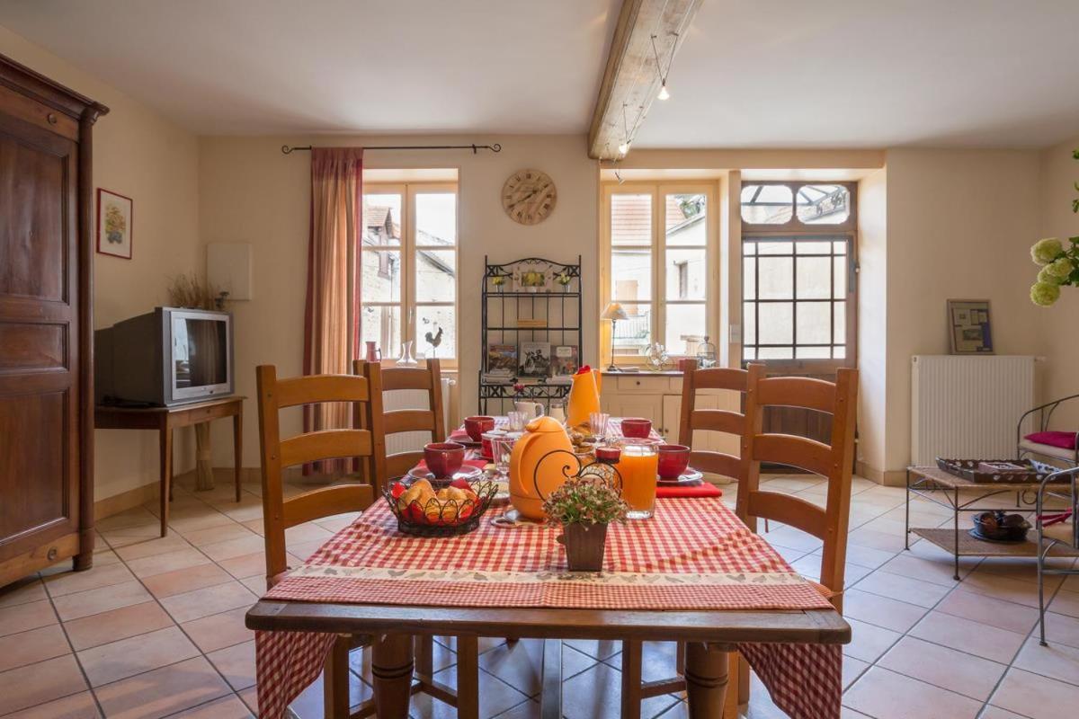 Bed and Breakfast Logis De L'Orme La Rochepot Exteriér fotografie